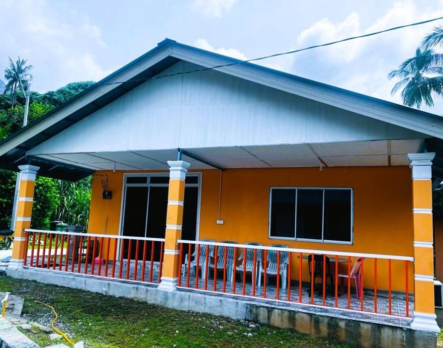 Mukut Coral Chalet Kampong Mukut Dış mekan fotoğraf