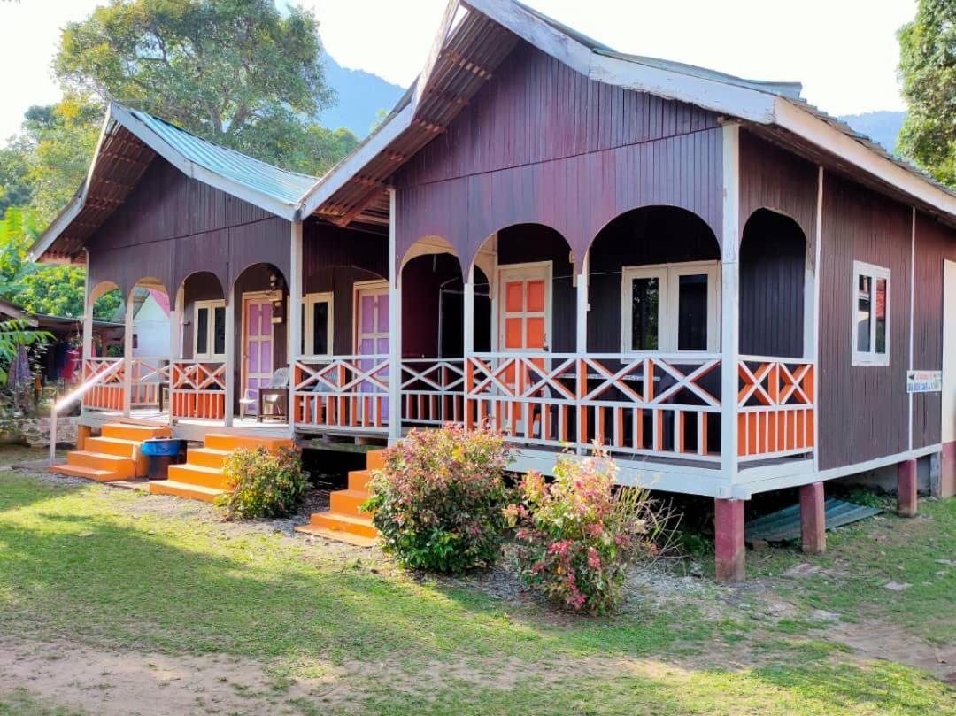 Mukut Coral Chalet Kampong Mukut Dış mekan fotoğraf