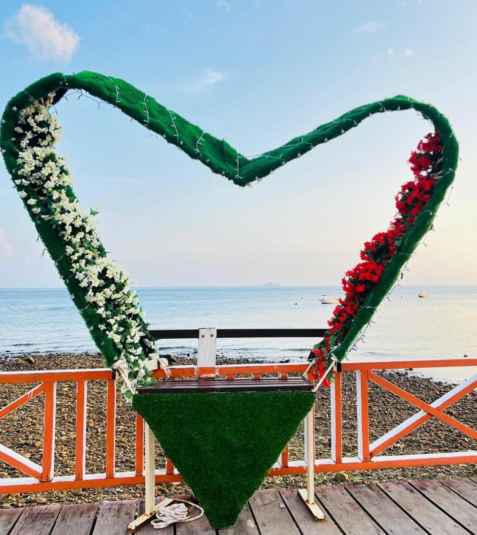 Mukut Coral Chalet Kampong Mukut Dış mekan fotoğraf