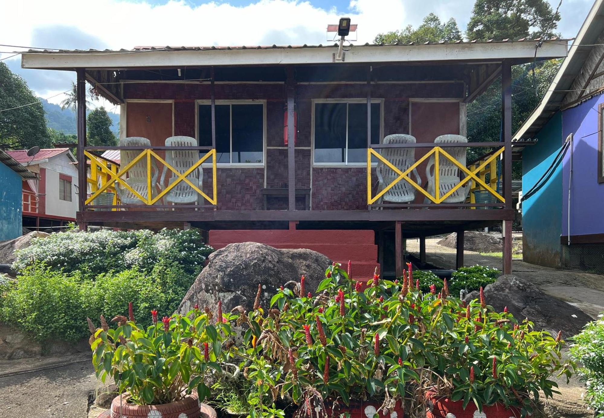 Mukut Coral Chalet Kampong Mukut Dış mekan fotoğraf