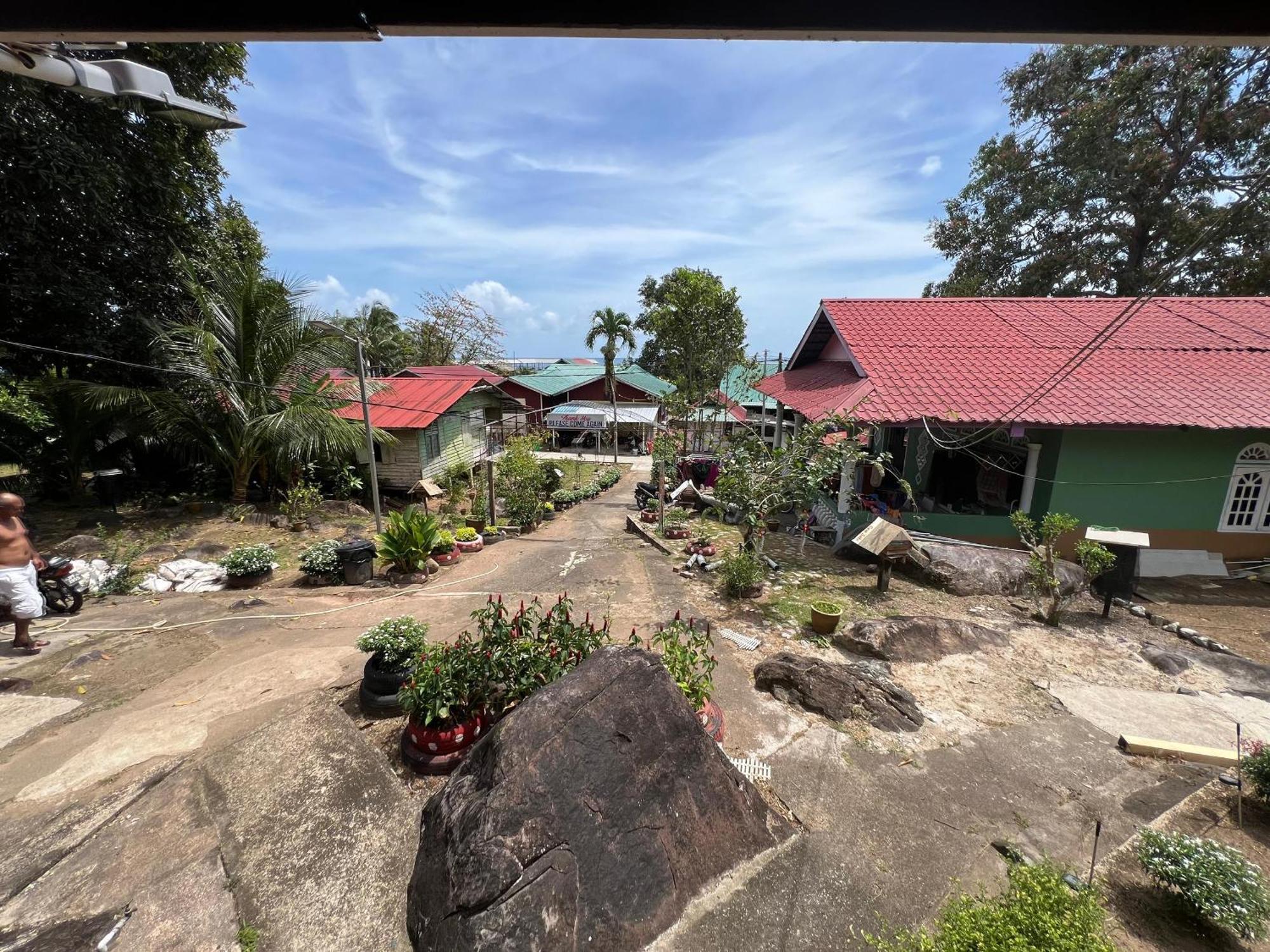 Mukut Coral Chalet Kampong Mukut Dış mekan fotoğraf